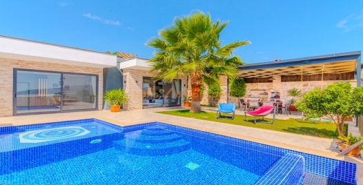 Çavdır'da Özel Havuzlu, Konforlu Lüks Villa Tatili 1 Resim
