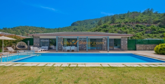 Fethiye'de Özel Havuzlu, Doğayla İç İçe Lüks Villa 1 Resim