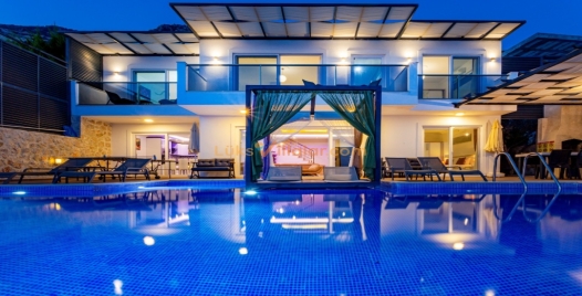 Sarnıçbaşı'nda Özel Havuzlu, Aile Dostu Lüks Villa 3 Resim