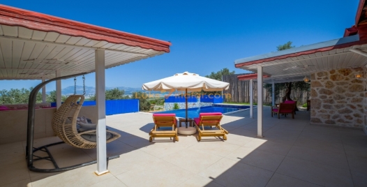 Üzümlü'de Özel Havuzlu, Doğa İçinde Lüks Villa Tatili 2 Resim