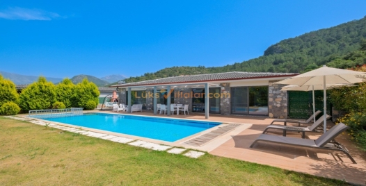 Fethiye'de Özel Havuzlu, Eşsiz Doğa İçinde Kiralık Villa 1 Resim