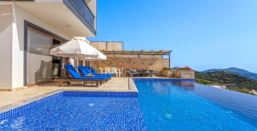 Antalya'da Özel Havuzlu, Doğa İçinde Lüks Villa 4 Resim