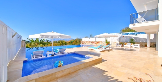 Üzümlü'de Doğa İçinde, Özel Havuzlu Tatil Villası 2 Resim