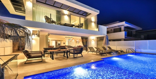 Kalkan'da Özel Havuzlu, Geniş Kapasiteli Lüks Tatil Villası 0 Resim