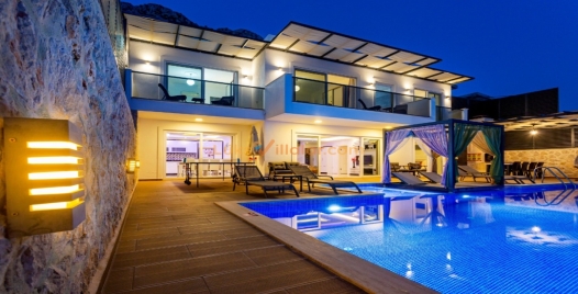 Sarnıçbaşı'nda Özel Havuzlu, Aile Dostu Lüks Villa 2 Resim