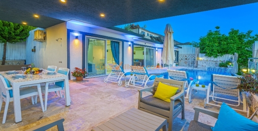 Üzümlü'de Havuzlu, Doğa İçinde Lüks Villa Tatili 0 Resim