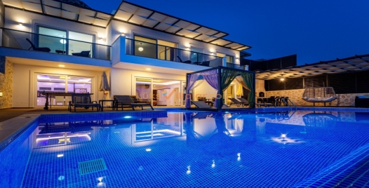Sarnıçbaşı'nda Özel Havuzlu, Aile Dostu Lüks Villa 1 Resim