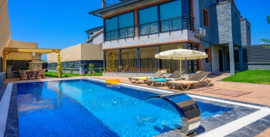Fethiye'de Özel Havuzlu, Lüks ve Ferah Tatil Villası 1 Resim