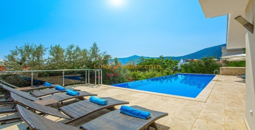 Kalkan'da Büyük Aileler için Özel Havuzlu Lüks Villa 3 Resim