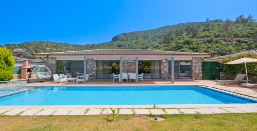 Fethiye'de Özel Havuzlu, Doğayla İç İçe Lüks Villa 3 Resim