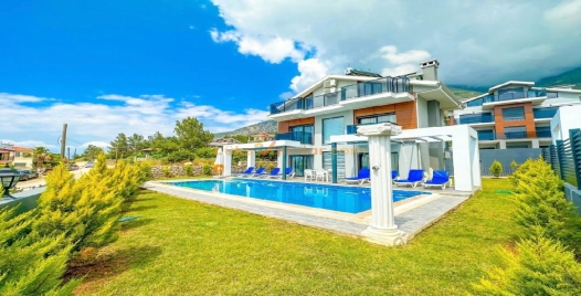 Fethiye'de Geniş Aileler İçin Lüks ve Özel Havuzlu Villa 2 Resim