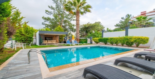 Ölüdeniz'de Özel Havuzlu, Geniş ve Lüks Villa 1 Resim