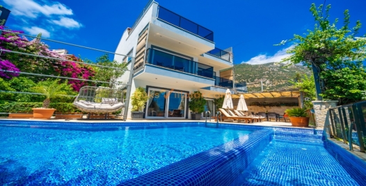 Kızıltaş'ta Özel Havuzlu, Gözlerden Uzak Lüks Villa 3 Resim