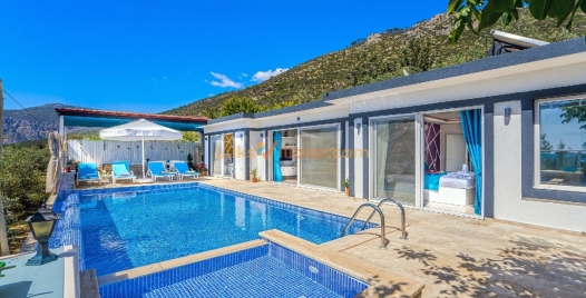 Üzümlü'de Havuzlu, Doğa İçinde Lüks Villa Tatili 3 Resim