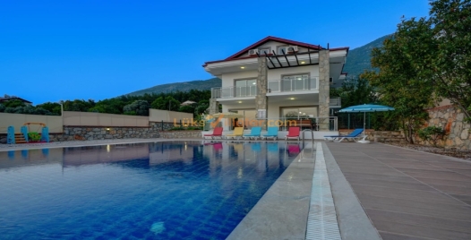 Fethiye'de Özel Havuzlu, Geniş Kapasiteli Lüks Villa 0 Resim