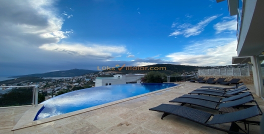 Kalkan'da Geniş Aileler İçin Lüks ve Özel Havuzlu Villa 2 Resim