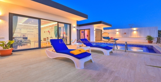 Üzümlü'de Doğa İçinde, Özel Havuzlu Romantik Villa 0 Resim