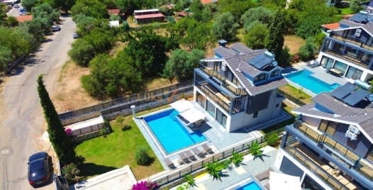 Ovacık'ta Geniş Havuzlu, Konforlu Lüks Villa 1 Resim