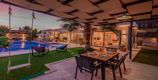 Çavdır'da Özel Havuzlu, Konforlu Lüks Villa Tatili 2 Resim