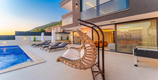 Kalkan'da Özel Havuzlu, Konforlu ve Lüks Tatil Villası 2 Resim