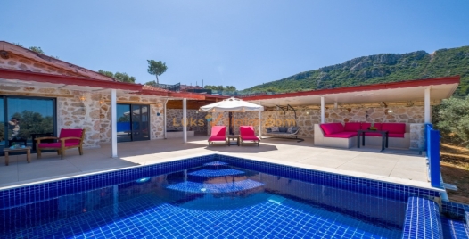 Üzümlü'de Özel Havuzlu, Doğa İçinde Lüks Tatil Evi 0 Resim