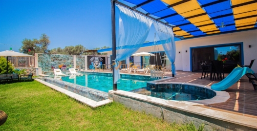 Çayköy'de Özel Havuzlu, Rahat ve Lüks Villa 1 Resim