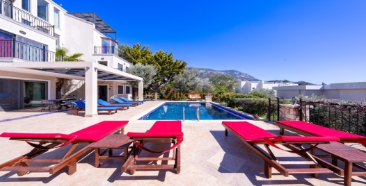 Kalkan'da Özel Havuzlu, Geniş ve Konforlu Villa Tatili 0 Resim