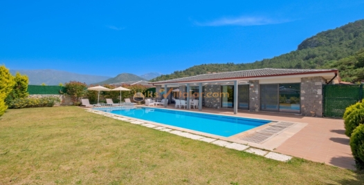 Fethiye'de Özel Havuzlu, Doğayla İç İçe Lüks Villa 2 Resim