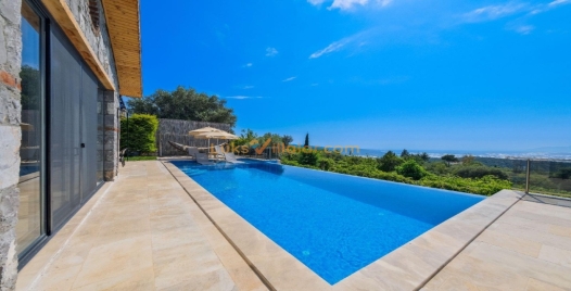 Üzümlü'de Özel Havuzlu, Konforlu Tatil Villası 2 Resim