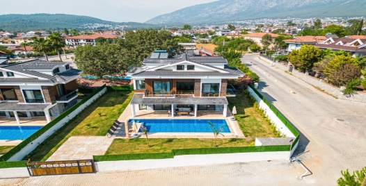 Fethiye'de Özel Havuzlu, Lüks ve Konforlu Tatil Villası 3 Resim