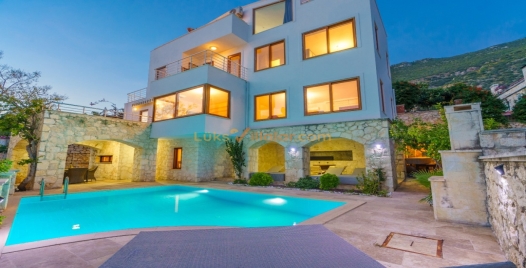Kalkan'da Doğa İçinde, Özel Havuzlu Lüks Villa 2 Resim