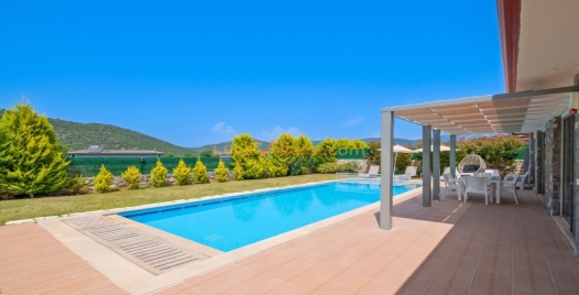Fethiye'de Özel Havuzlu, Doğayla İç İçe Lüks Villa 4 Resim