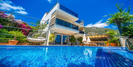 Kızıltaş'ta Özel Havuzlu, Gözlerden Uzak Lüks Villa 2 Resim